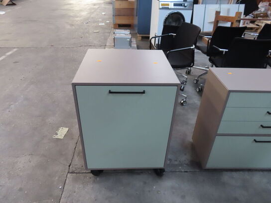 Kommode på hjul DENCON