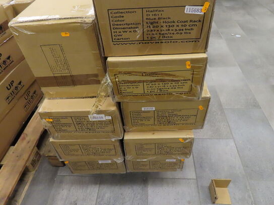 Stort parti NOVA SOLO møbler og knagrækker