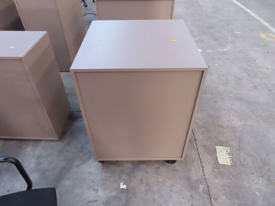 Kommode på hjul DENCON