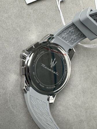 Armbåndsur MASERATI SUCCESSO 42MM CHR GRAY DIAL GRAY ST
