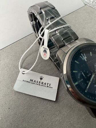 Armbåndsur MASERATI SUCCESSO 44MM CHR BLUE DIAL BR GUN