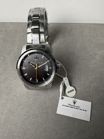 Armbåndsur MASERATI SUCCESSO 42MM 3H GRAY DIAL SS BR