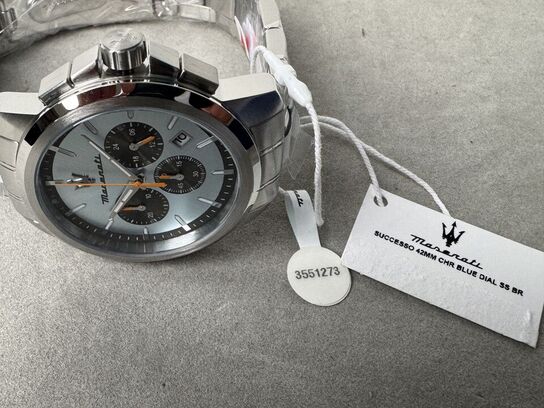 Armbåndsur MASERATI SUCCESSO 42MM CHR BLUE DIAL SS BR