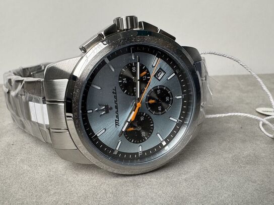 Armbåndsur MASERATI SUCCESSO 42MM CHR BLUE DIAL SS BR