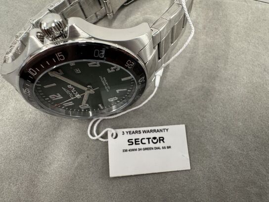 Armbåndsur SECTOR 230 43MM 3H GREEN DIAL SS BR