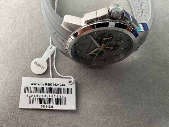 Armbåndsur MASERATI SUCCESSO 42MM CHR GRAY DIAL GRAY ST