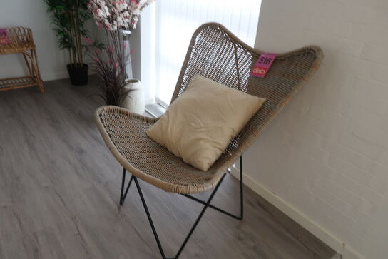 Lænestol i flet med pude