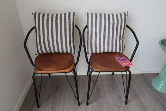 2 stk. Retro stole med puder 