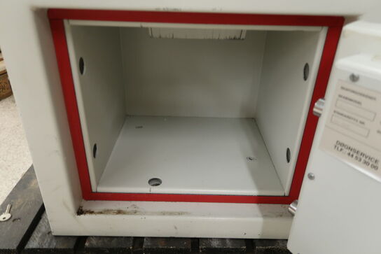 Rosengrens pengeskab med udfaldsskuffe