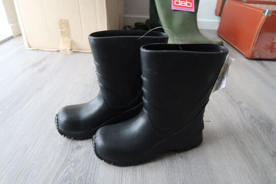 Ca. 15 par gummistøvler - Str. 34/35