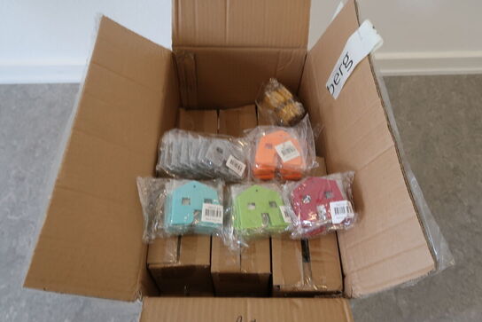 Ca. 480 stk. Nøgleringe med filtmotiver 