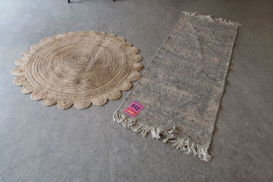 2 stk. Tæpper 