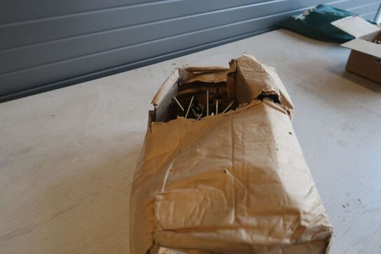 Skruer til tagplader