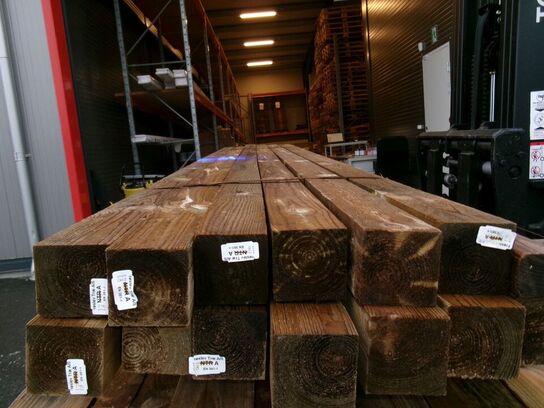 13 stk. 3"x 3" trykimp. stolper