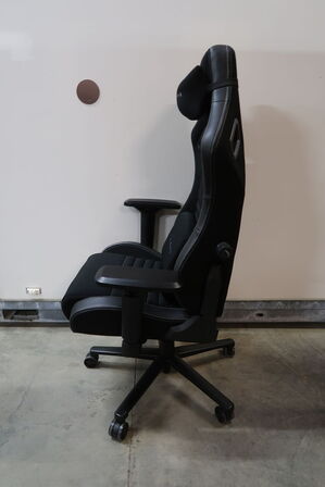 Piranha gamingstol (sort)