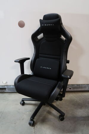 Piranha gamingstol (sort)