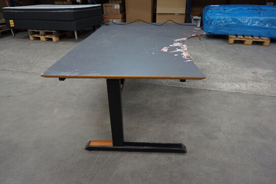 Elektrisk hæve/sænke skrivebord med Linak Aktuatorer 