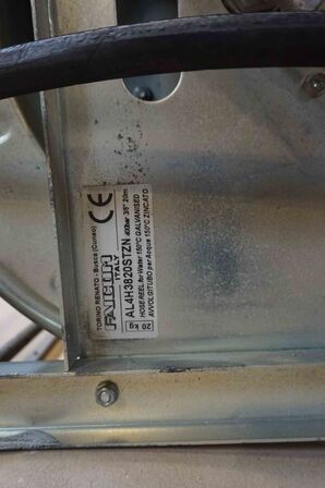 20M. Slange med væghængt opruller til damp/højtryksrenser (MOMSFRI) 