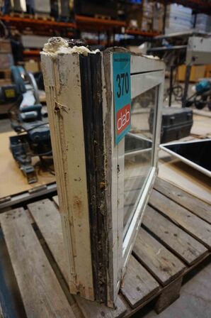 Træ/alu vindue 77x59 cm Hvid (MOMSFRI) 