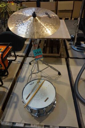 Bækken og tromme (MOMSFRI) 