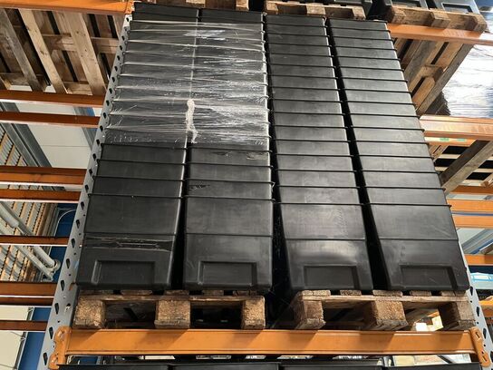 Stort parti filterkasser og låg