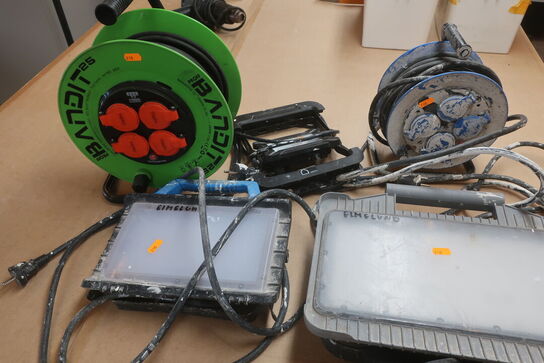 2 stk. kabeltromler og 3 stk. led lamper 