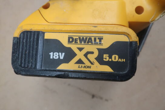 Sømpistol DEWALT DCN692