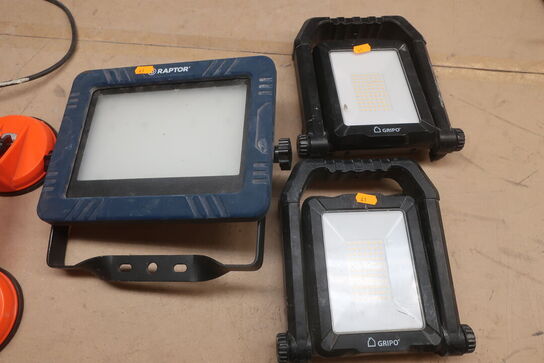 4 stk. lamper og 2 stk. sugekopper