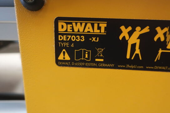 Kap-/geringssav DEWALT DWS777 -QS med arbejdsbord DE7033 -XJ