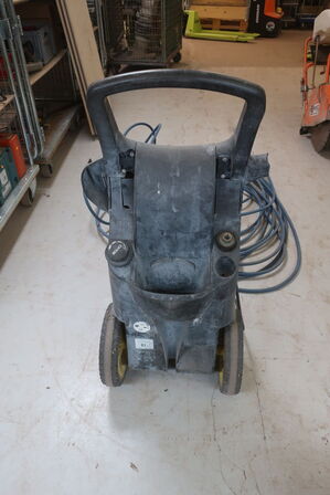 Højtryksrenser KÄRCHER HD 10/25 S med slange