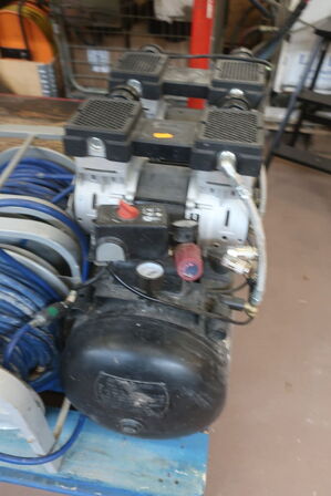 Kompressor TJEP 50/30-4 med slangeopruller