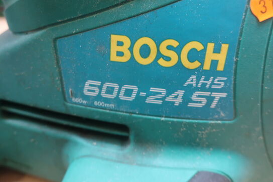 Hækkeklipper, økse og grenklipper