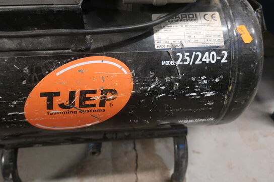 Kompressor TJEP 25/240-2 med slange 