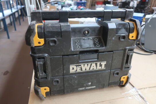 Radio med lader DEWALT DWST-81078-QW