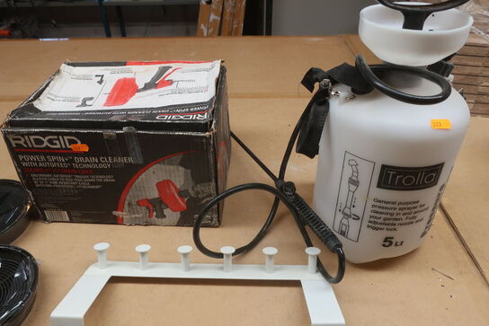 Tryksprøjte, filter, kloarkrenser, knage og lampe