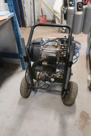 Kompressor TJEP 20/30-2 med slange 