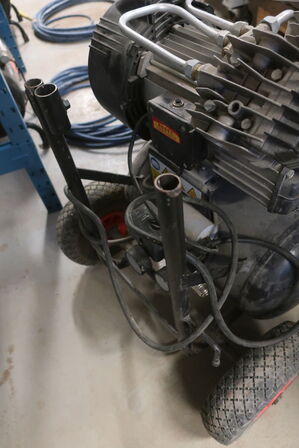 Kompressor TJEP 20/25-2 med slange 