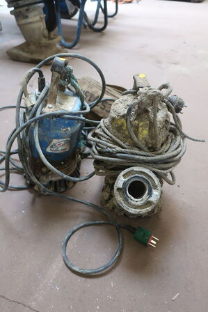 2 stk. dykpumper med slange 