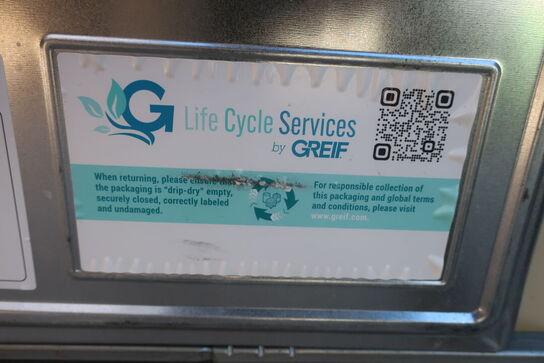 1000 L beholder med indhold