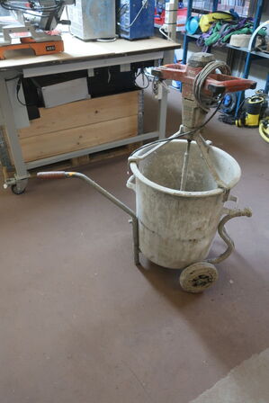 Betonmixer FLEX MXE 1602 med spand og vogn