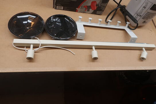 Tryksprøjte, filter, kloarkrenser, knage og lampe