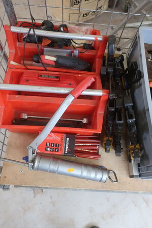 Div. Kasser med værktøj