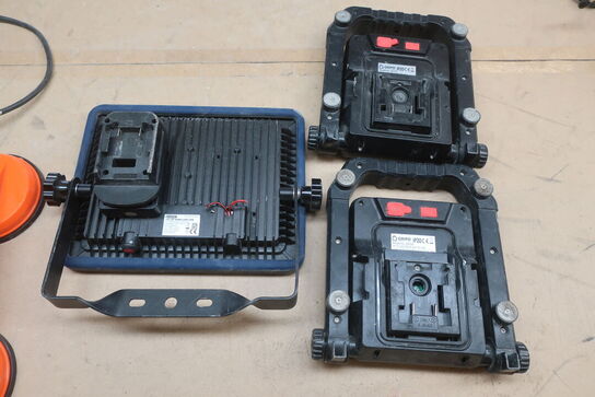 4 stk. lamper og 2 stk. sugekopper