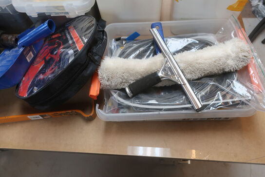 Kiler, værktøj, spandevogn m.m.