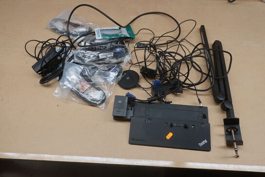 Lampe og div. kabler