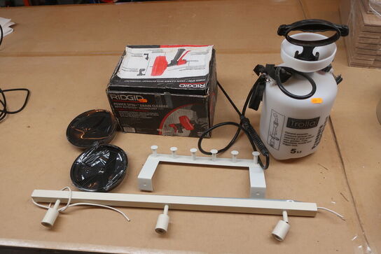 Tryksprøjte, filter, kloarkrenser, knage og lampe