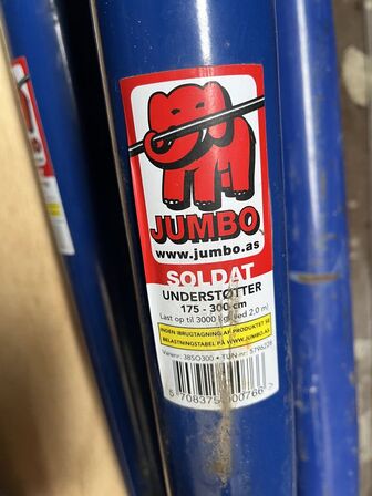 6 stk. soldat understøtter JUMBO 3000 kg ved 2 m