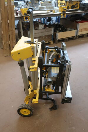 Bordrundsav DEWALT DWE7485 - QS med stativ