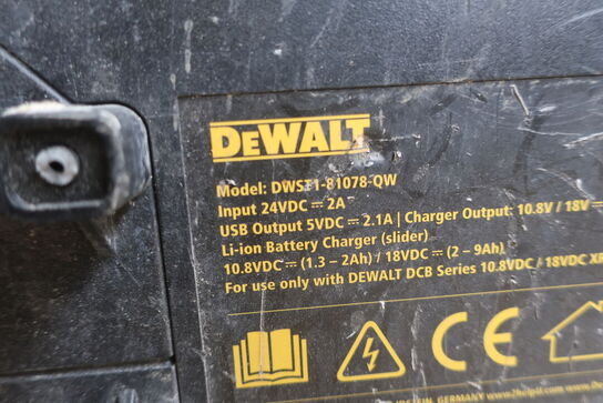 Radio med lader DEWALT DWST-81078-QW