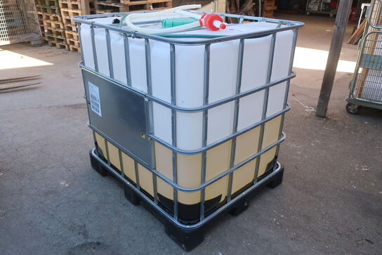 1000 L beholder med indhold